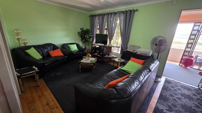 3 Bedroom Property for Sale in Fraaiuitsig Western Cape